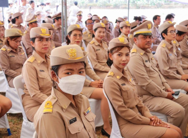 เข้าร่วมพิธีวางพานพุ่มดอกไม้สดถวายสักการะพระบรมราชานุสาวรีย์พระบาทสมเด็จพระจุลจอมเกล้าเจ้าอยู่หัว รัชกาลที่ 5 เนื่องในงานวันท้องถิ่นไทย ประจำปี 2567 ... พารามิเตอร์รูปภาพ 8