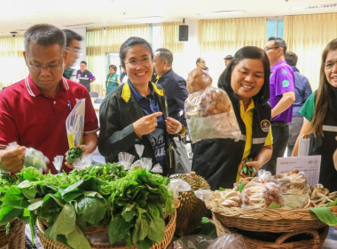 ประชุมเชิงปฏิบัติการเพื่อบูรณาการพัฒนาเพื่อเพิ่มศักยภาพและยกระดับสินค้าเกษตรอินทรีย์จังหวัดนำร่องในพื้นที่จังหวัดบุรีรัมย์ ... พารามิเตอร์รูปภาพ 12