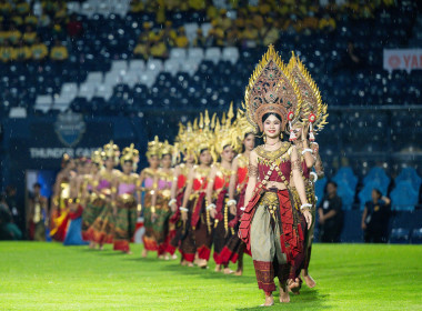 เต็มสิบ! บุรีรัมย์เหนือชั้น เนรมิตมิวสิคัล เทิดพระเกียรติ ... พารามิเตอร์รูปภาพ 17