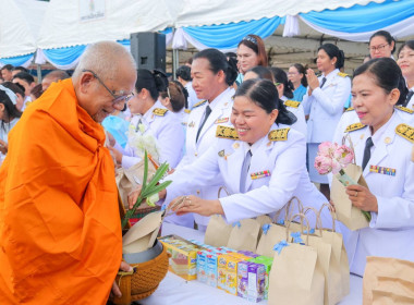 สหกรณ์จังหวัดบุรีรัมย์ ร่วมพิธีบุญตักบาตรถวายเป็นพระราชกุศล ... พารามิเตอร์รูปภาพ 11