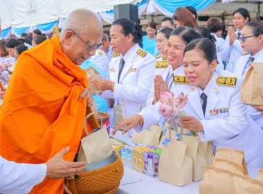 สหกรณ์จังหวัดบุรีรัมย์ ร่วมพิธีบุญตักบาตรถวายเป็นพระราชกุศล ... พารามิเตอร์รูปภาพ 12