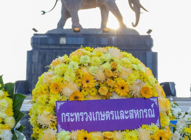 สหกรณ์จังหวัดบุรีรัมย์ ร่วมพิธีวางพวงมาลา ... พารามิเตอร์รูปภาพ 14