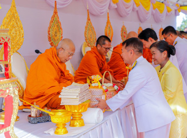 สหกรณ์จังหวัดบุรีรัมย์ เข้าร่วมพิธีทำบุญตักบาตรอาหารแห้ง ... พารามิเตอร์รูปภาพ 2