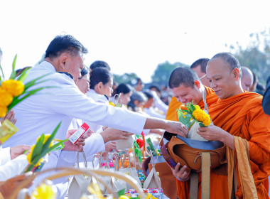 สหกรณ์จังหวัดบุรีรัมย์ เข้าร่วมพิธีทำบุญตักบาตรอาหารแห้ง ... พารามิเตอร์รูปภาพ 9