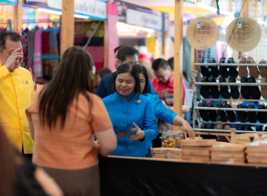 สหกรณ์จังหวัดบุรีรัมย์ร่วมงานเปิดกิจกรรม ... พารามิเตอร์รูปภาพ 10