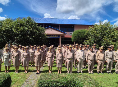 สหกรณ์จังหวัดบุรีรัมย์ ร่วมเคารพธงชาติและร้องเพลงชาติไทย ... พารามิเตอร์รูปภาพ 8