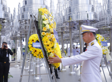 รักษาราชการแทนสหกรณ์จังหวัดบุรีรัมย์ ร่วมพิธีวางพวงมาลา ... พารามิเตอร์รูปภาพ 2