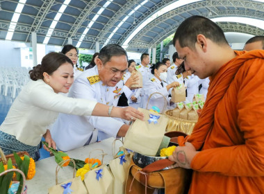 สหกรณ์จังหวัดบุรีรัมย์ ร่วมพิธีทำบุญตักบาตรอาหารแห้งพระสงฆ์ ... พารามิเตอร์รูปภาพ 8
