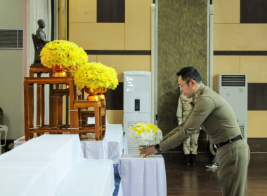 สหกรณ์จังหวัดบุรีรัมย์ พิธีวางพานพุ่มดอกไม้สด ... พารามิเตอร์รูปภาพ 15