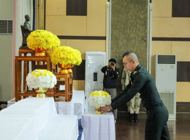 สหกรณ์จังหวัดบุรีรัมย์ พิธีวางพานพุ่มดอกไม้สด ... พารามิเตอร์รูปภาพ 16