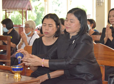 ประธานในพิธีฌาปนกิจศพ นางสาวลาวะดี โพธิ์ทอน นักวิชาการสหกรณ์ พารามิเตอร์รูปภาพ 2