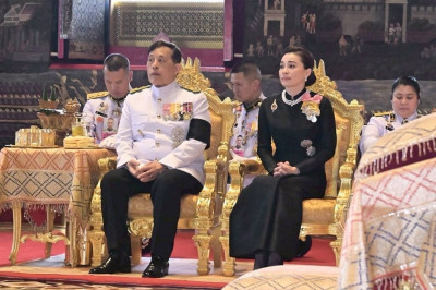 พระบาทสมเด็จพระเจ้าอยู่หัว และสมเด็จพระนางเจ้าฯ ... พารามิเตอร์รูปภาพ 1