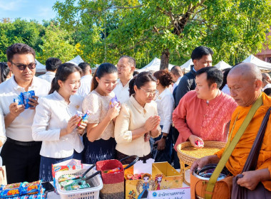 สหกรณ์จังหวัดบุรีรัมย์ ร่วมทำบุญตักบาตรเทโวโรหณะ ... พารามิเตอร์รูปภาพ 18