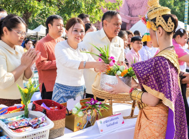 สหกรณ์จังหวัดบุรีรัมย์ ร่วมทำบุญตักบาตรเทโวโรหณะ ... พารามิเตอร์รูปภาพ 10