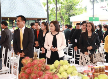 พิธีเปิดกิจกรรมส่งเสริมสนับสนุนเกษตรกรจำหน่ายสินค้าเกษตรคุณภาพ ... พารามิเตอร์รูปภาพ 4