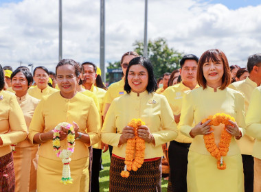 ร่วมพิธีวางพวงมาลัยดอกไม้ถวายสักการะพระบรมรูปพระบาทสมเด็จพระบรมชนกาธิเบศร มหาภูมิพลอดุลยเดชมหาราช บรมนาถบพิตร ... พารามิเตอร์รูปภาพ 4