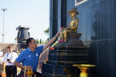 ร่วมกิจกรรมสวดพระพุทธมนต์ พระสงฆ์ 20 รูป และพิธียกยอดฉัตร ... พารามิเตอร์รูปภาพ 1