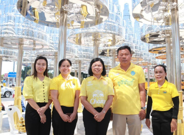 ร่วมกิจกรรมสวดพระพุทธมนต์ พระสงฆ์ 20 รูป และพิธียกยอดฉัตร ... พารามิเตอร์รูปภาพ 9