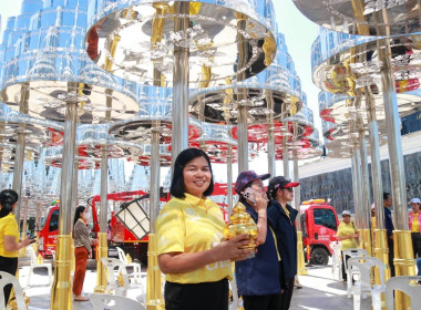 ร่วมกิจกรรมสวดพระพุทธมนต์ พระสงฆ์ 20 รูป และพิธียกยอดฉัตร ... พารามิเตอร์รูปภาพ 5