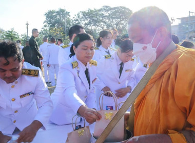 เข้าร่วมพิธีทำบุญตักบาตรอาหารแห้ง พระสงฆ์ และสามเณร 117 รูป ... พารามิเตอร์รูปภาพ 7